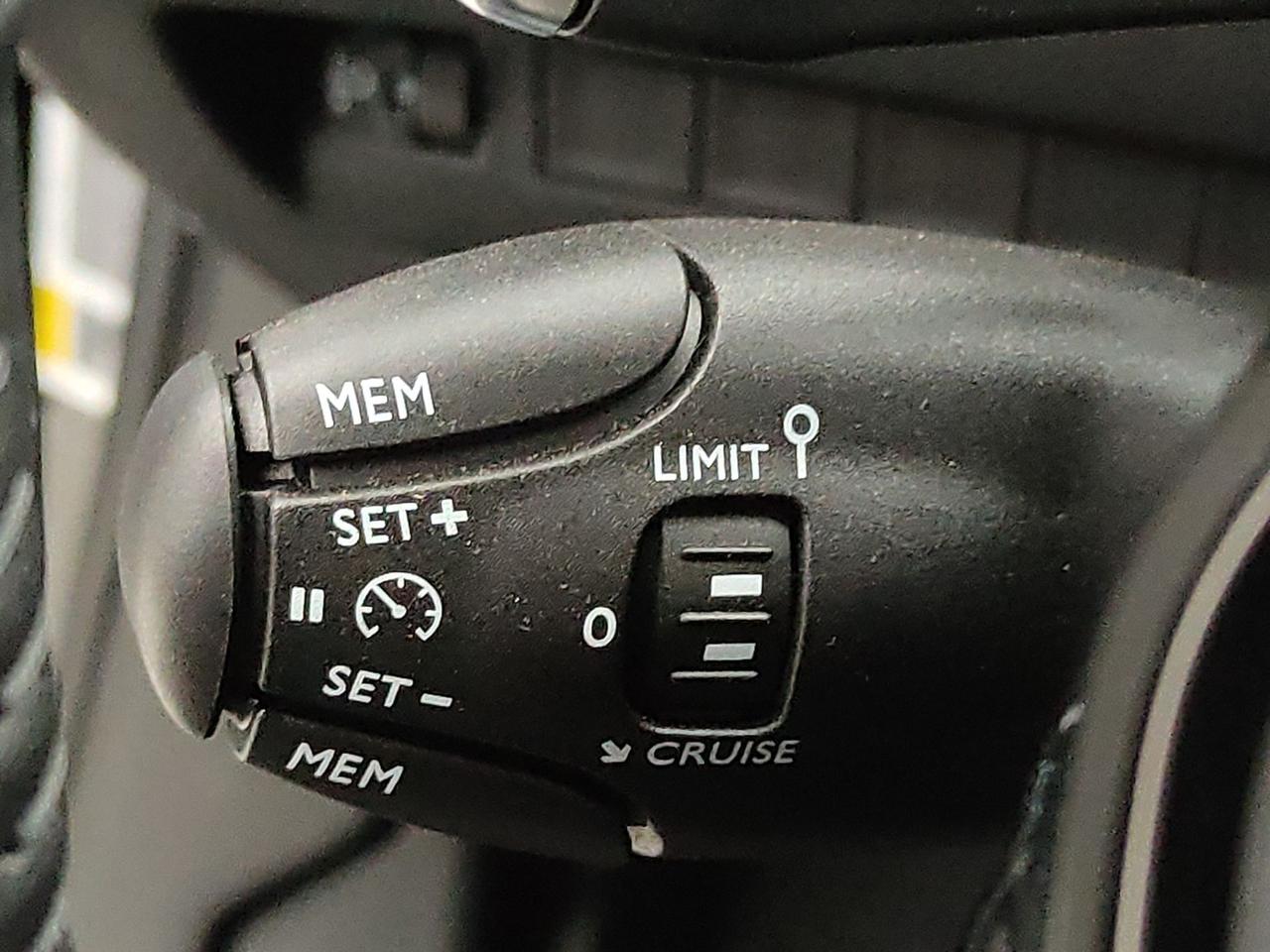 PEUGEOT 2008 II 2020 1.2 PURETECH 130CV ALLURE EAT8