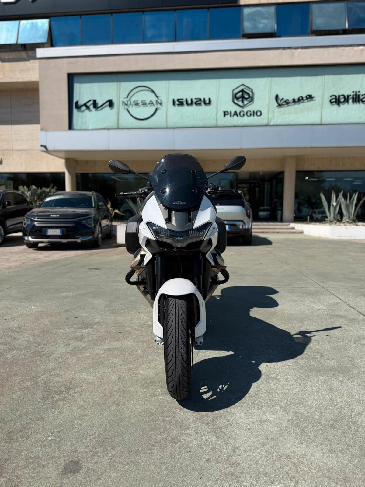 MOTO GUZZI V100 MANDELLO – 2022 – 9.000 KM