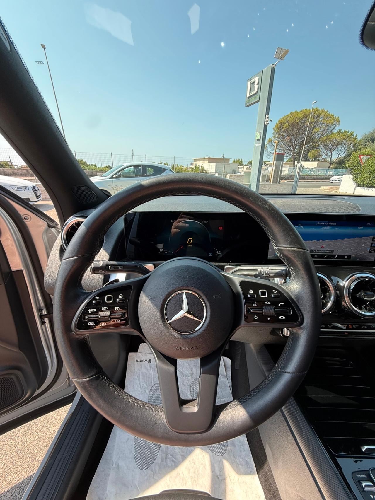 Mercedes-benz GLB 180 d Automatic Business