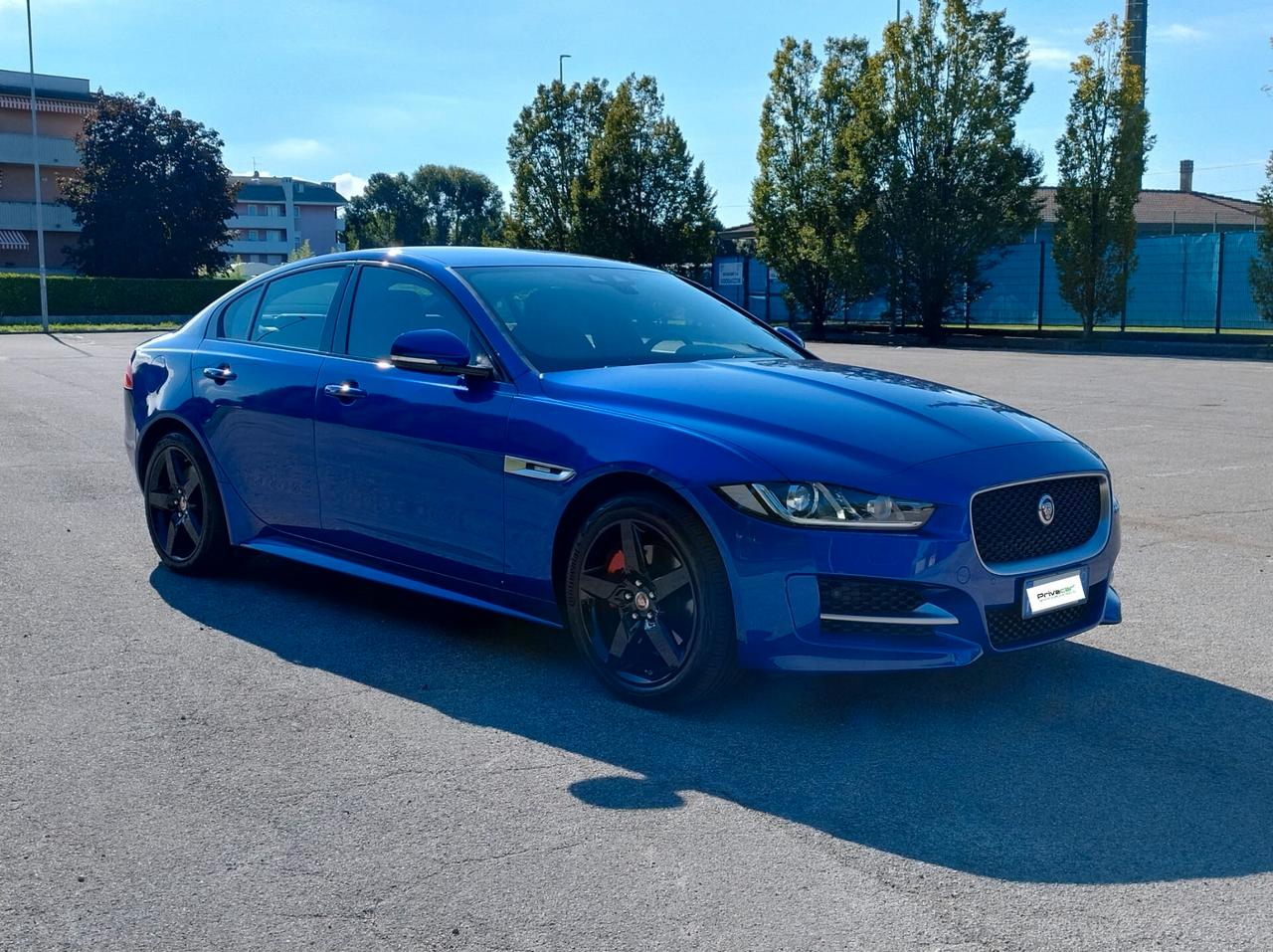 Jaguar XE 2.0d AWD 240cv aut. R-SPORT