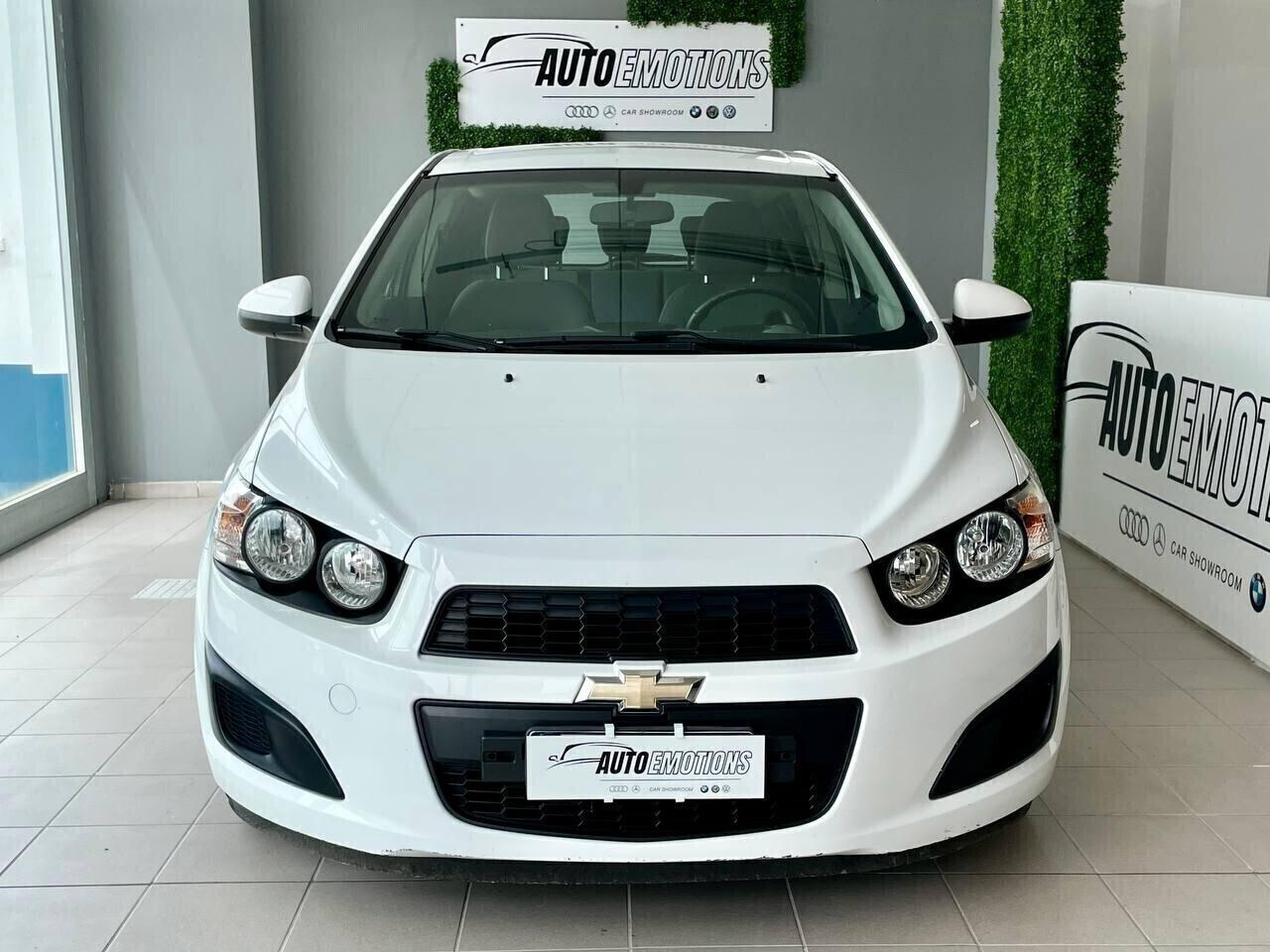 Chevrolet Aveo 1.2 - Clima & Cruise Control