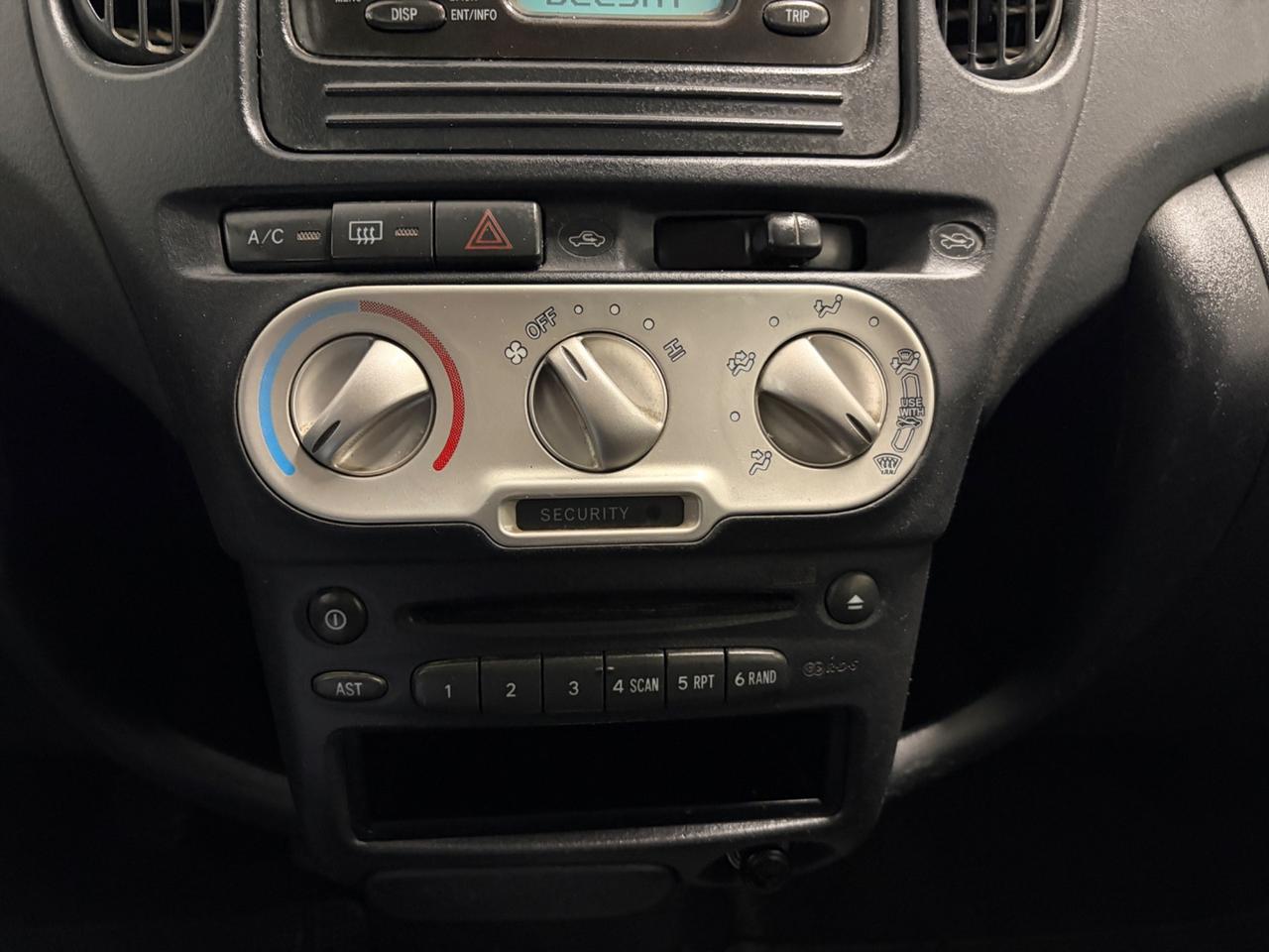 Toyota Yaris Verso 1.3i 16V cat Sol '03 Perfetta !