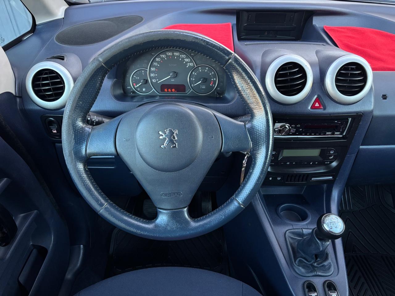 Peugeot 1007 1.4 benzina. Garanzia 12 mesi. Neop..