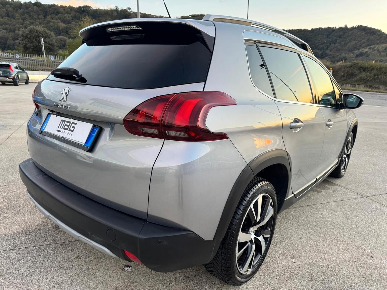 Peugeot 2008 BlueHDi 100 S&S Allure