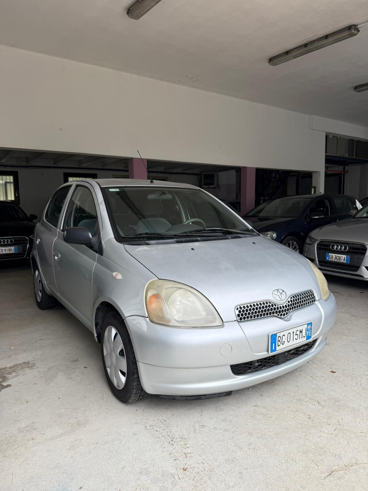 Toyota Yaris 1.0i 16V cat 5 porte