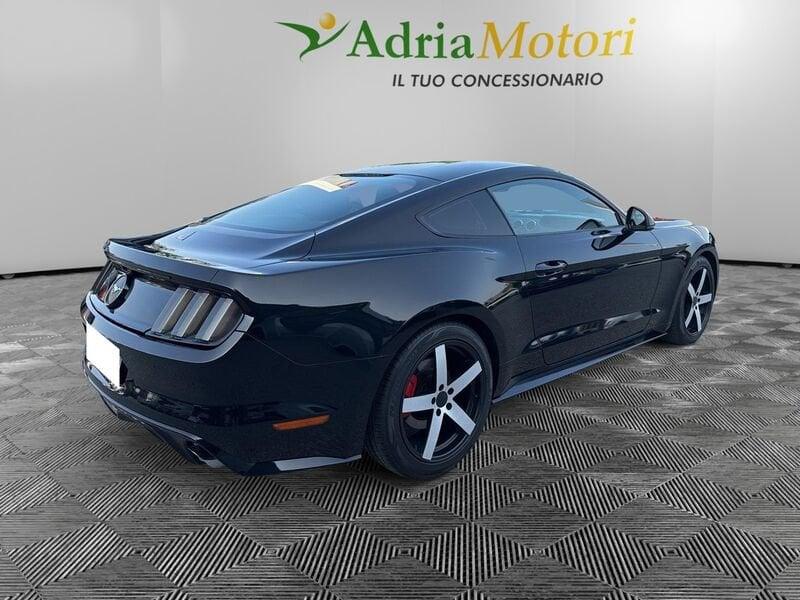 Ford Mustang Fastback 3.7 Aut. v6