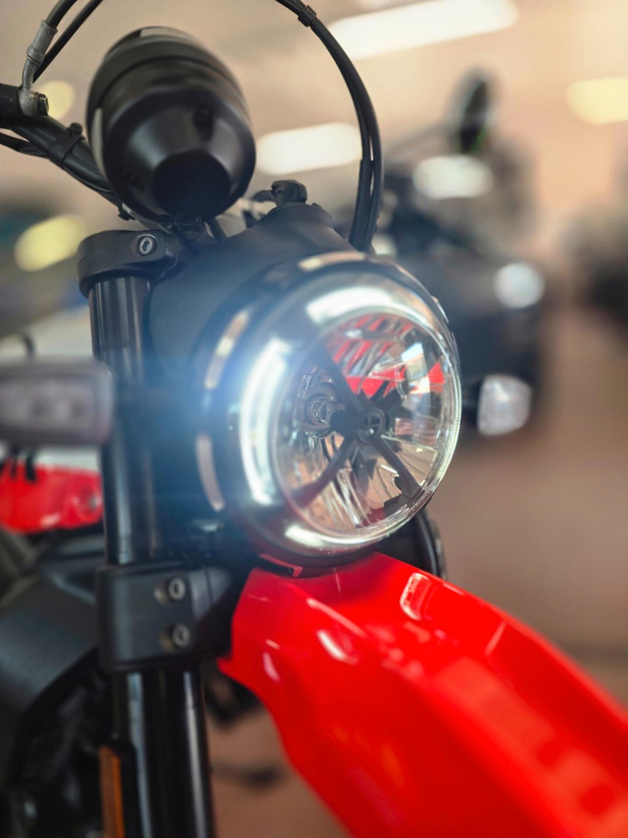 Ducati Scrambler URBAN MOTARD Nuova!