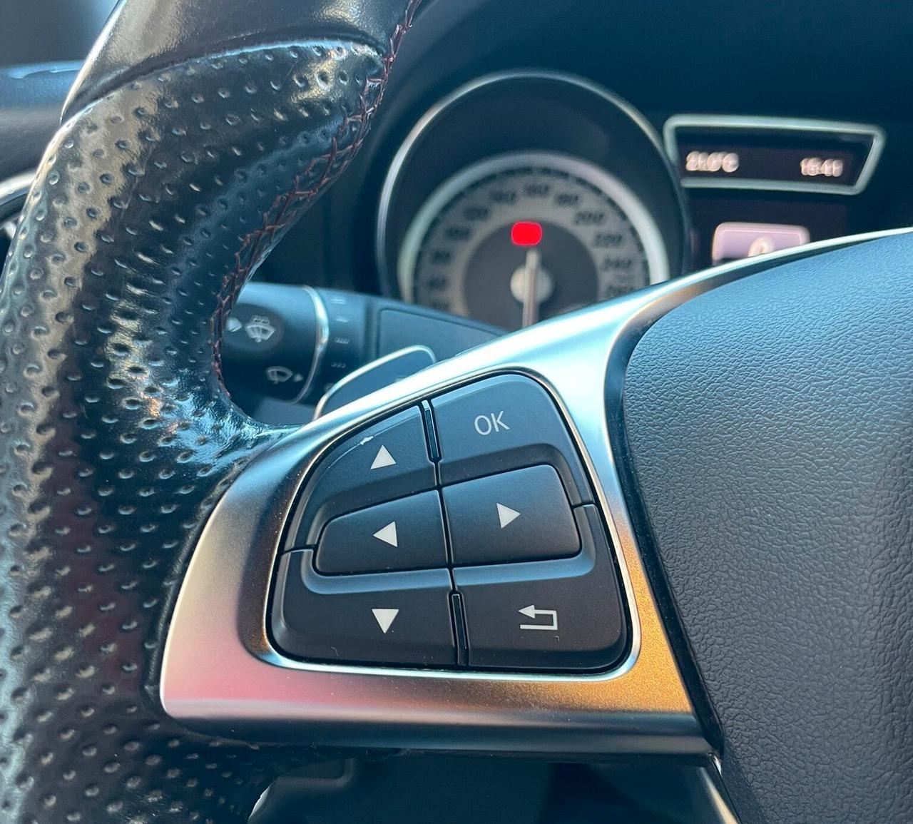 MERCEDES-BENZ CLA AMG Premium200D Dark Night