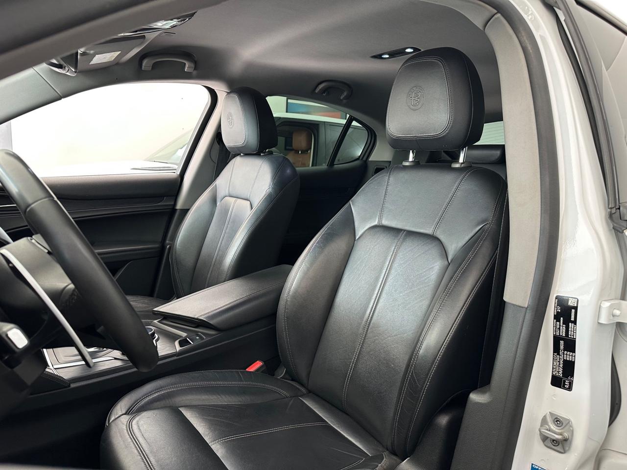 Alfa Romeo Stelvio 2.2 Turbodiesel 180 CV AT8 Q4 Business