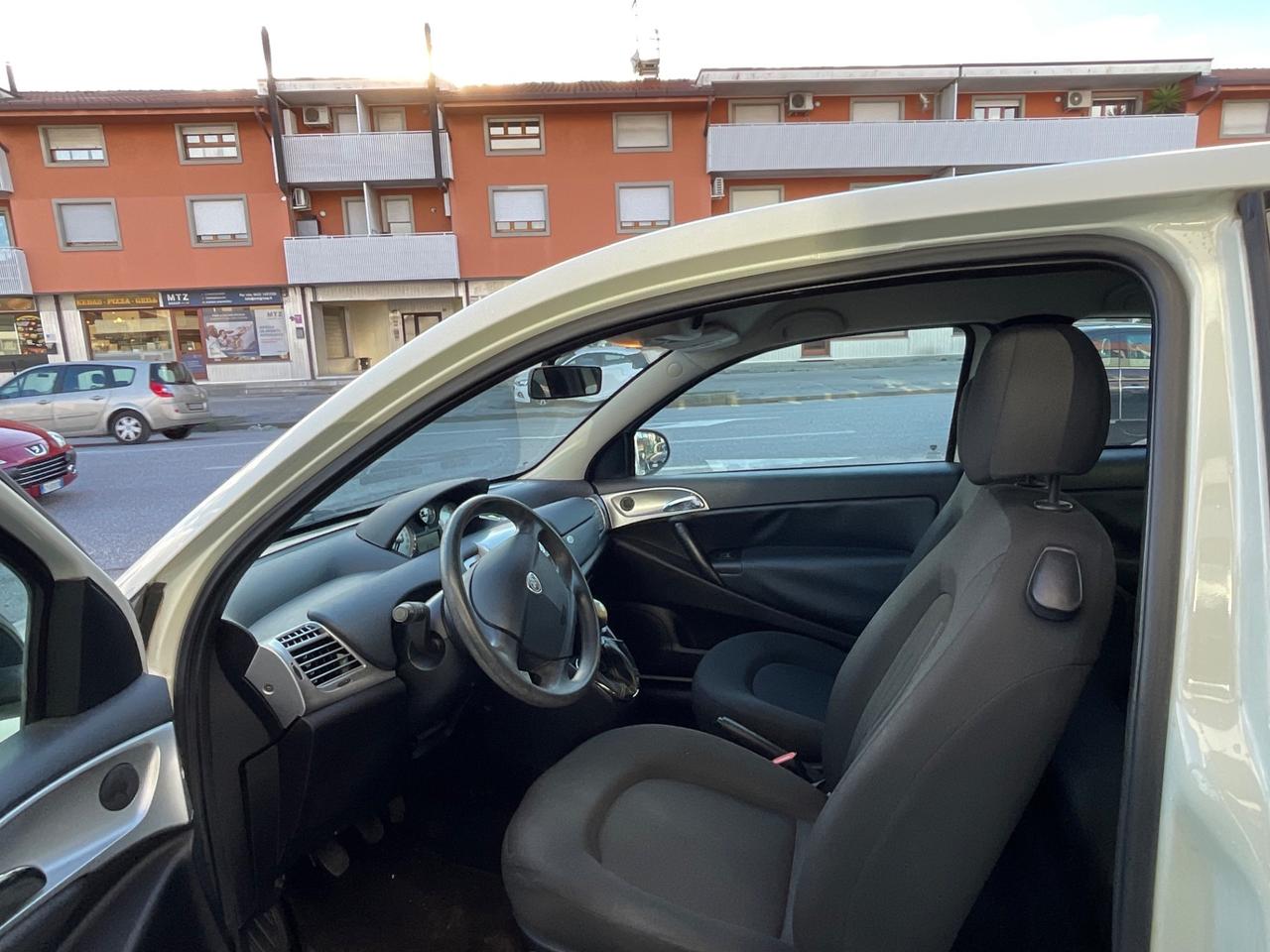 Lancia Ypsilon 1.2 69 CV Diva