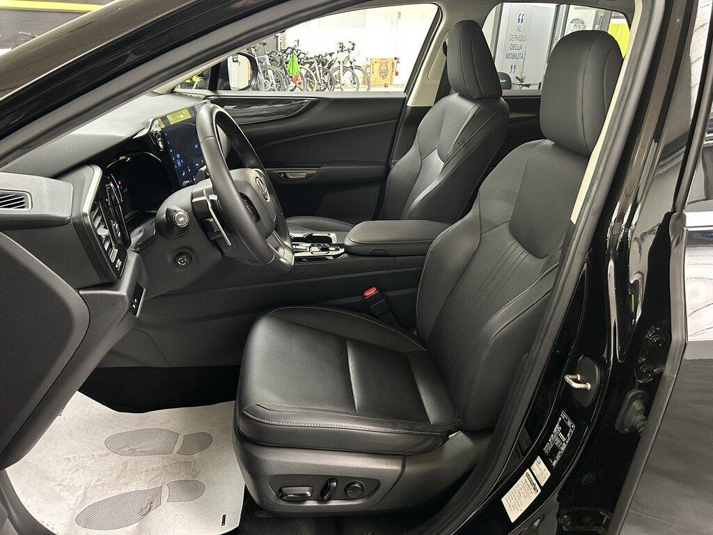 Lexus NX 2.5 Hybrid Premium 4WD e-CVT