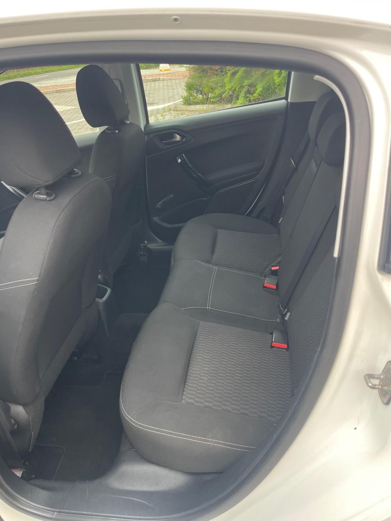 Peugeot 208 BlueHDi 75 5 porte Allure