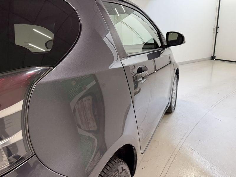Toyota iQ iQ 1.0 Lounge (high) CVT