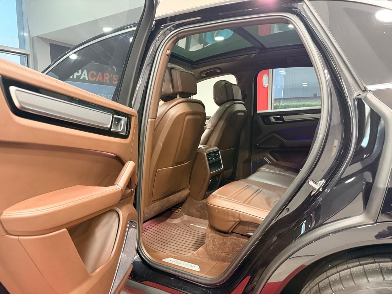 Porsche Cayenne 3.0 V6 1 PROPRIETARIO "BURMESTER"