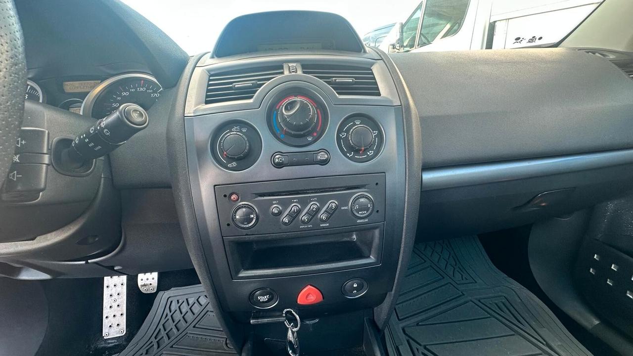 Renault Megane Mégane C-C 1.9 dCi/130CV Dynamique-KM CERTIFICATI