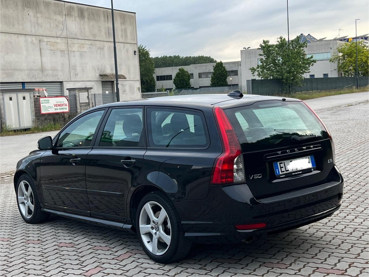 Volvo V50 D3 R-design