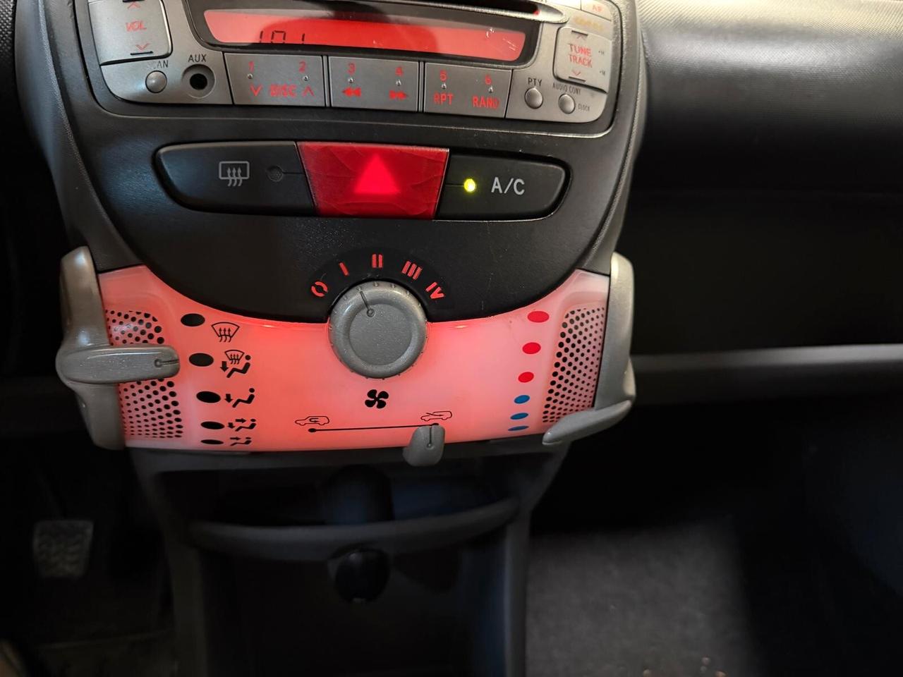 Toyota Aygo 1.0 12V VVT-i 5 porte Sol