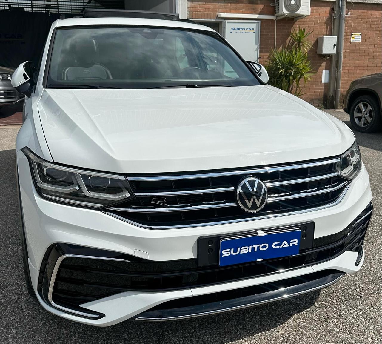 Volkswagen Tiguan 2.0 TDI 150 CV SCR DSG R-Line TETTO APRIBILE
