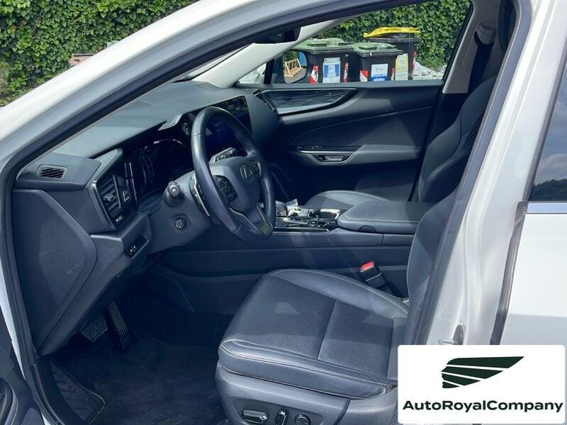 Lexus NX Plug-in Premium 4WD MY22