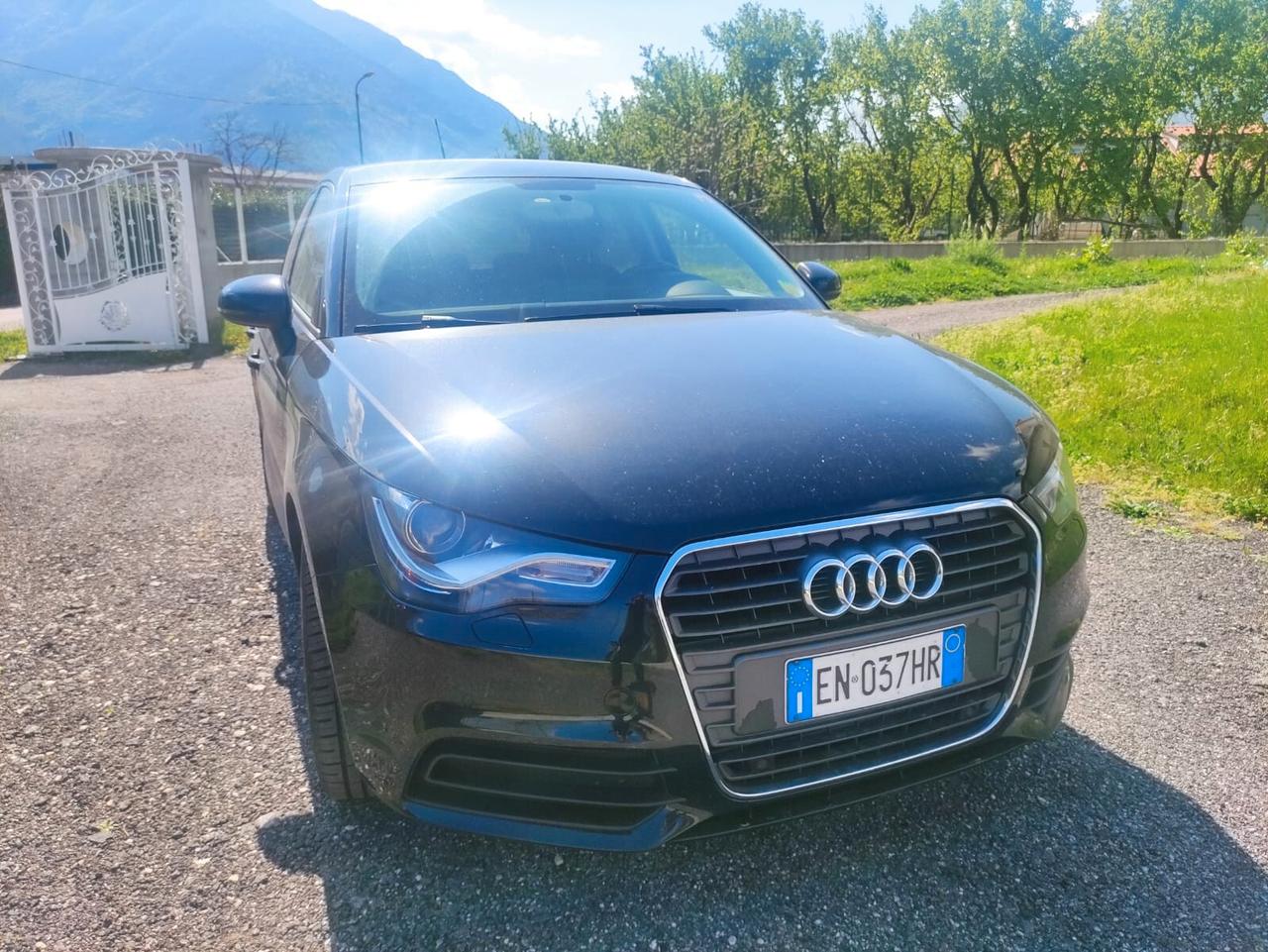 Audi A1 1.6 TDI S tronic 90 CV ( cambio automatico) per neopatentati