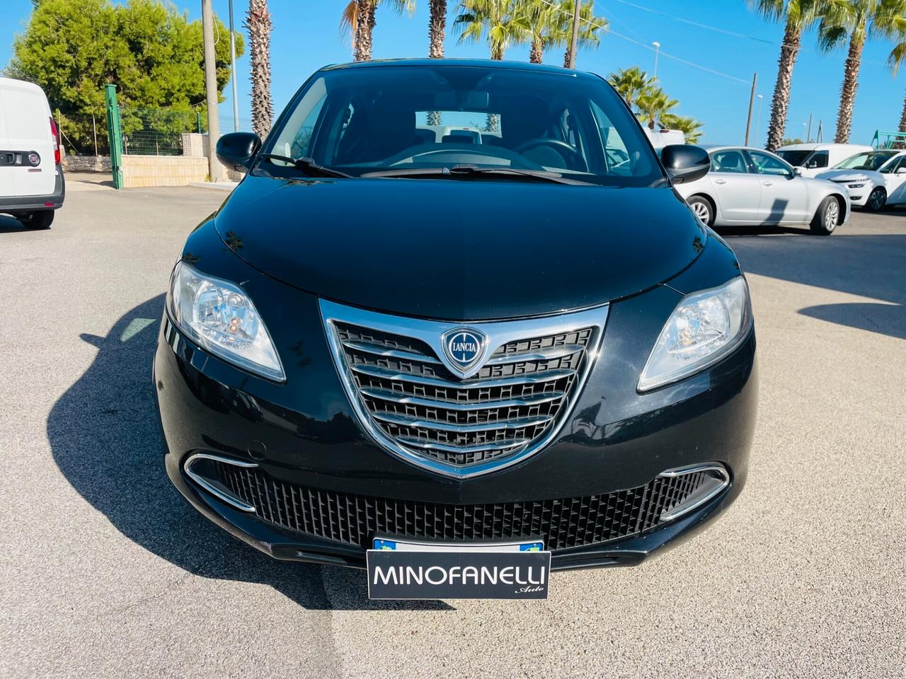 Lancia Ypsilon 1.2 69 CV 5 porte GPL Ecochic Silver NEOPATENTATI