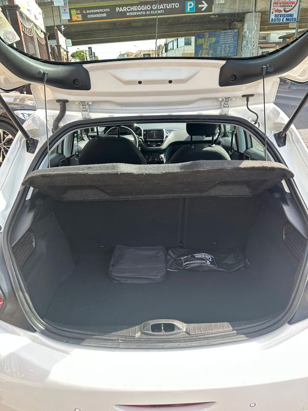 Peugeot 208 PureTech 82 5p. GPL Allure