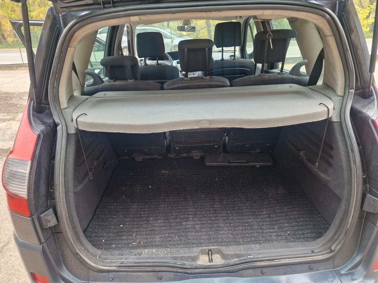 Renault Scenic Grand Scénic 1.9 dCi/130CV PlayStation Portable