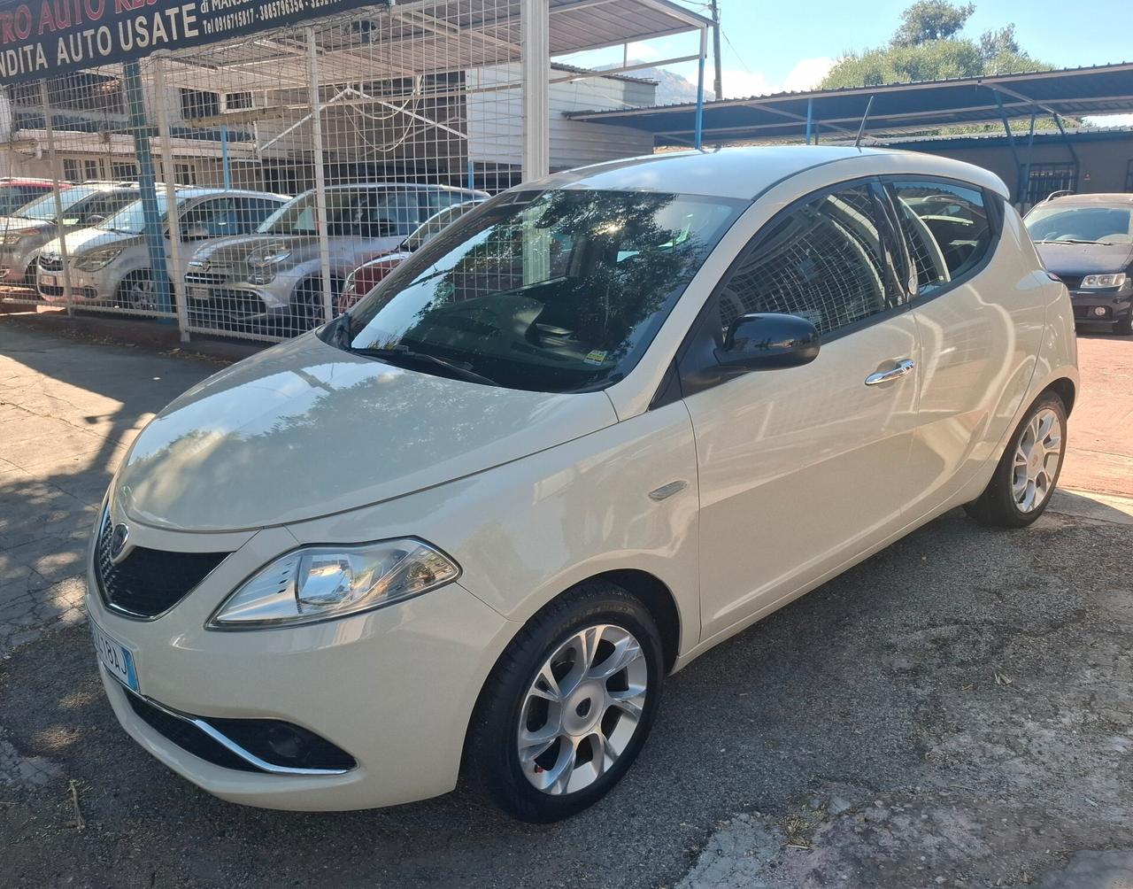 Lancia Ypsilon 1.2 benzina CV anno 2016
