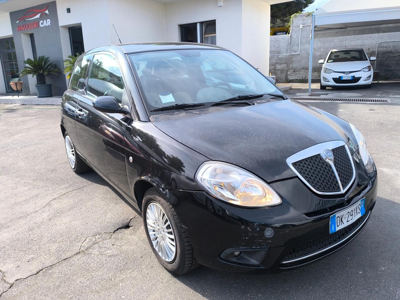 Lancia Ypsilon 1.3 MJT 75 CV Argento