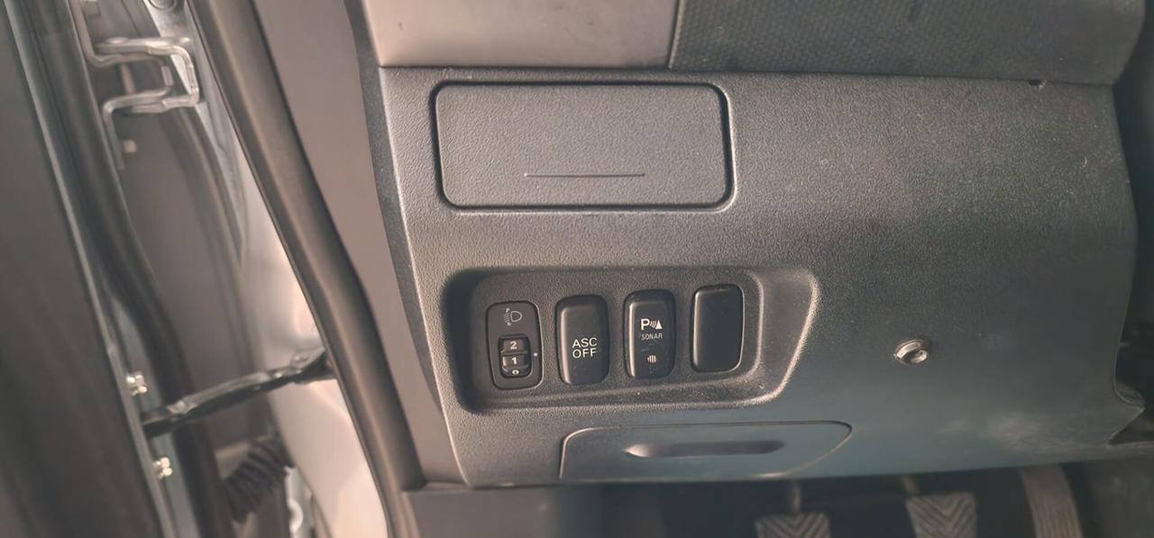 Mitsubishi Outlander 2.2 DI-D Instyle 7 p.ti DPF