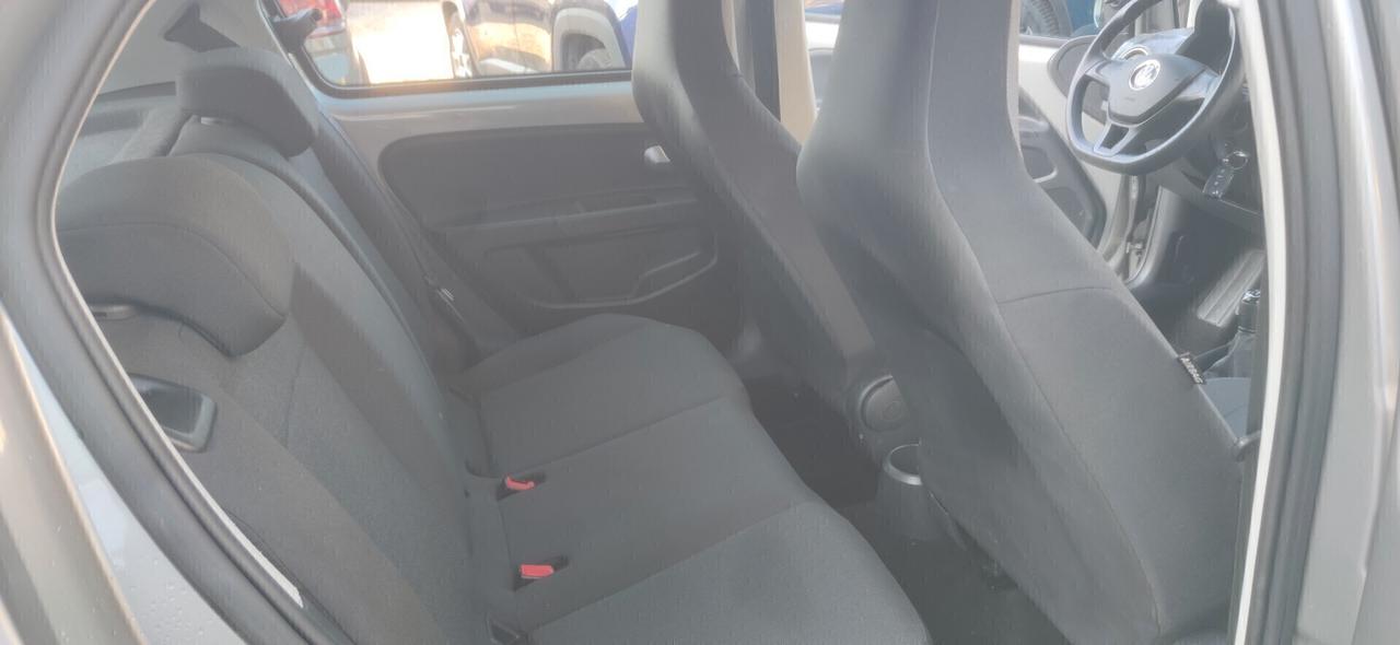 *Volkswagen up! 2022 unipro ' 59000 km