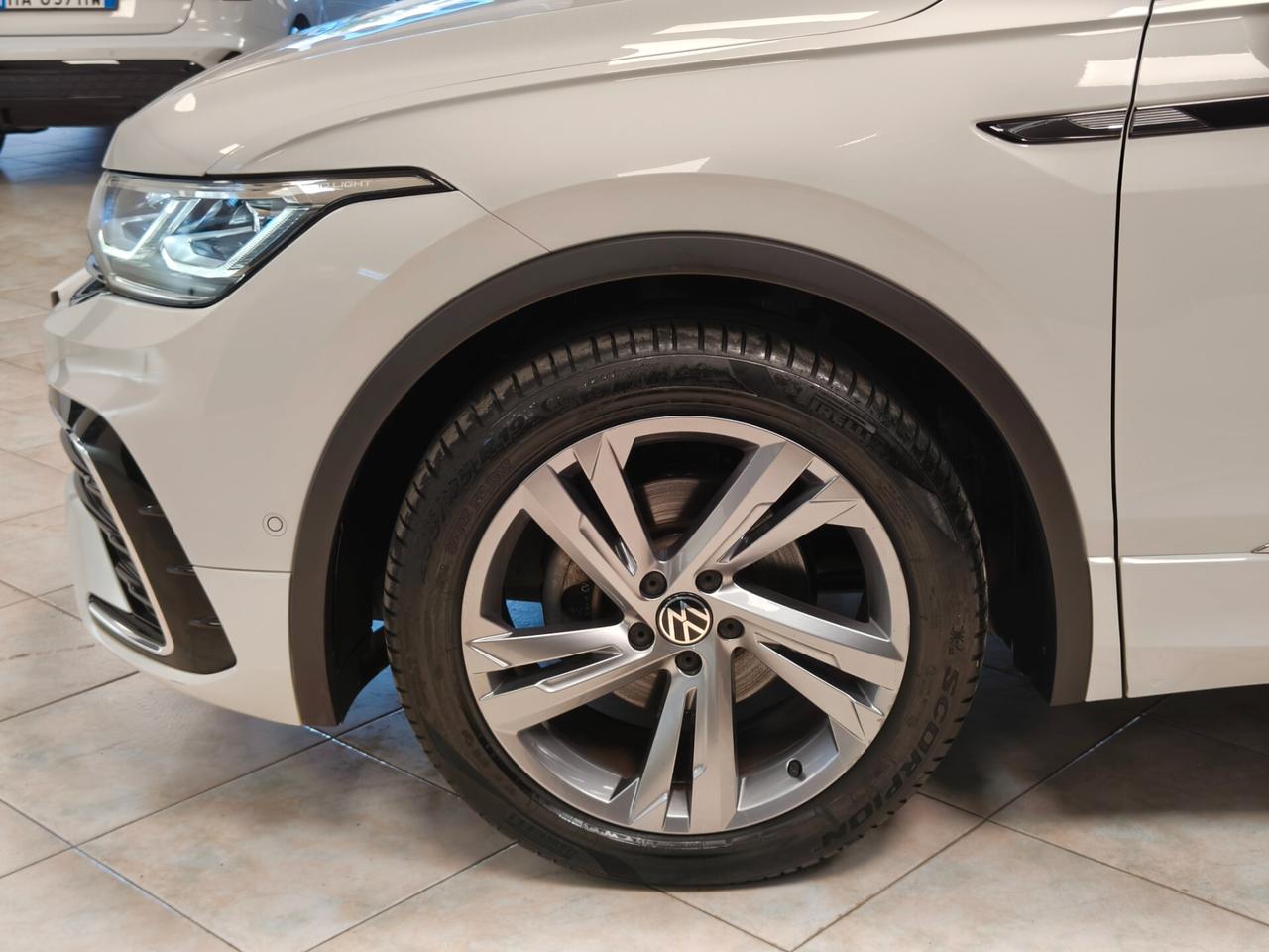 Volkswagen Tiguan 2.0 TDI 150 CV SCR DSG R-Line