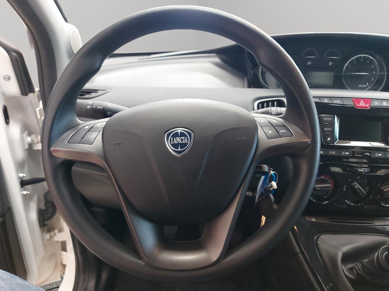 Lancia Ypsilon 1.0 FireFly 5 porte S&S Hybrid Silver