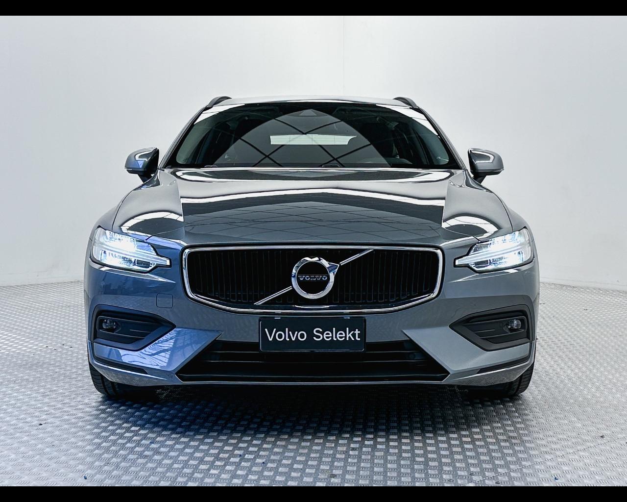 VOLVO V60 (2018-->) - V60 D3 Geartronic Momentum Business