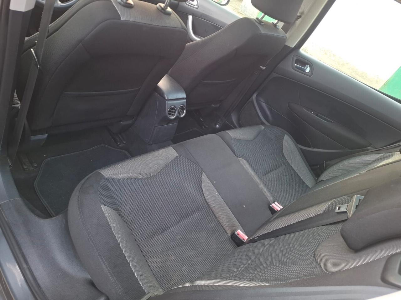 Peugeot 308 1.6 HDi 110CV 5p. Féline (6 Marce)