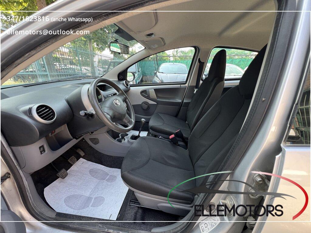 Toyota Aygo 5 Porte 1.0 VVT-i Now