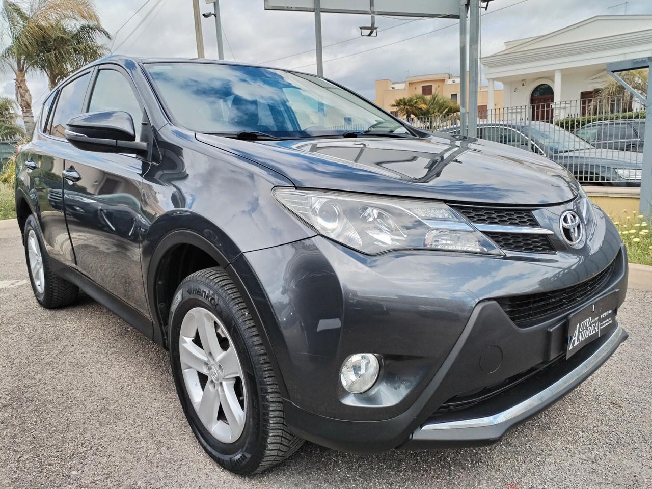 Toyota rav4 2.0d-4 d 2wd 124cv full optional 2014