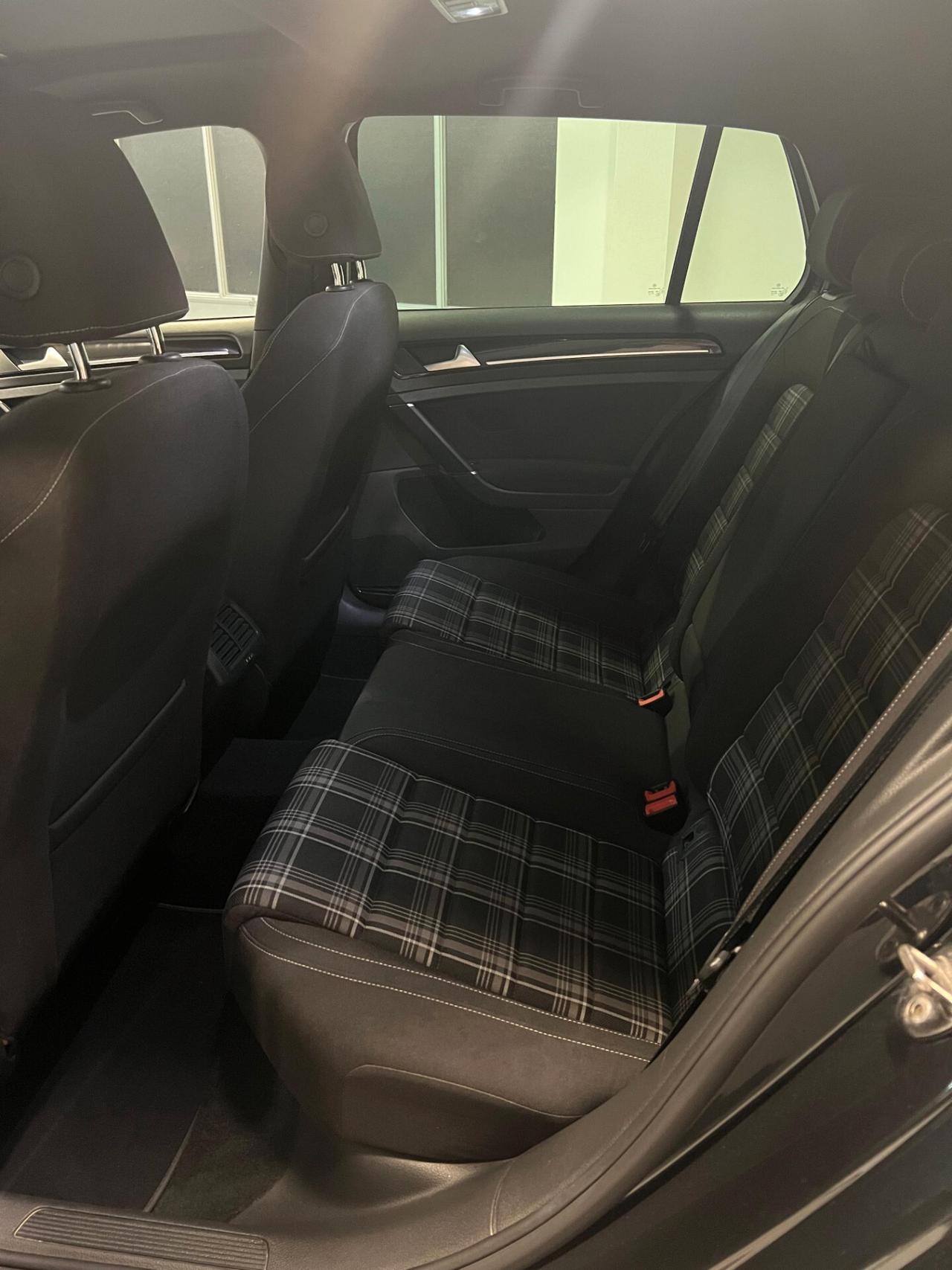 Volkswagen Golf GTD 2.0 TDI DSG 5p. 184 CV