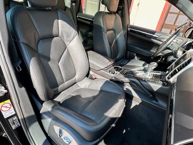 Porsche Cayenne 3.0 Diesel IVA ESPOSTA service Porsche Uni pro.
