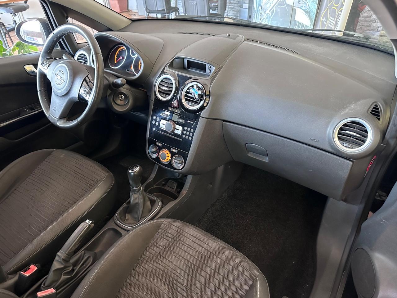 Opel Corsa 1.2benz. 65.000km