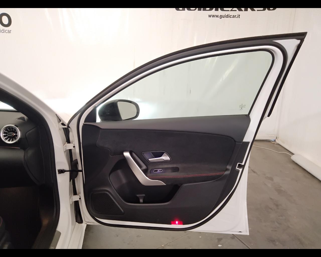 Mercedes-Benz Classe A - W177 2018 - A 180 d Premium auto