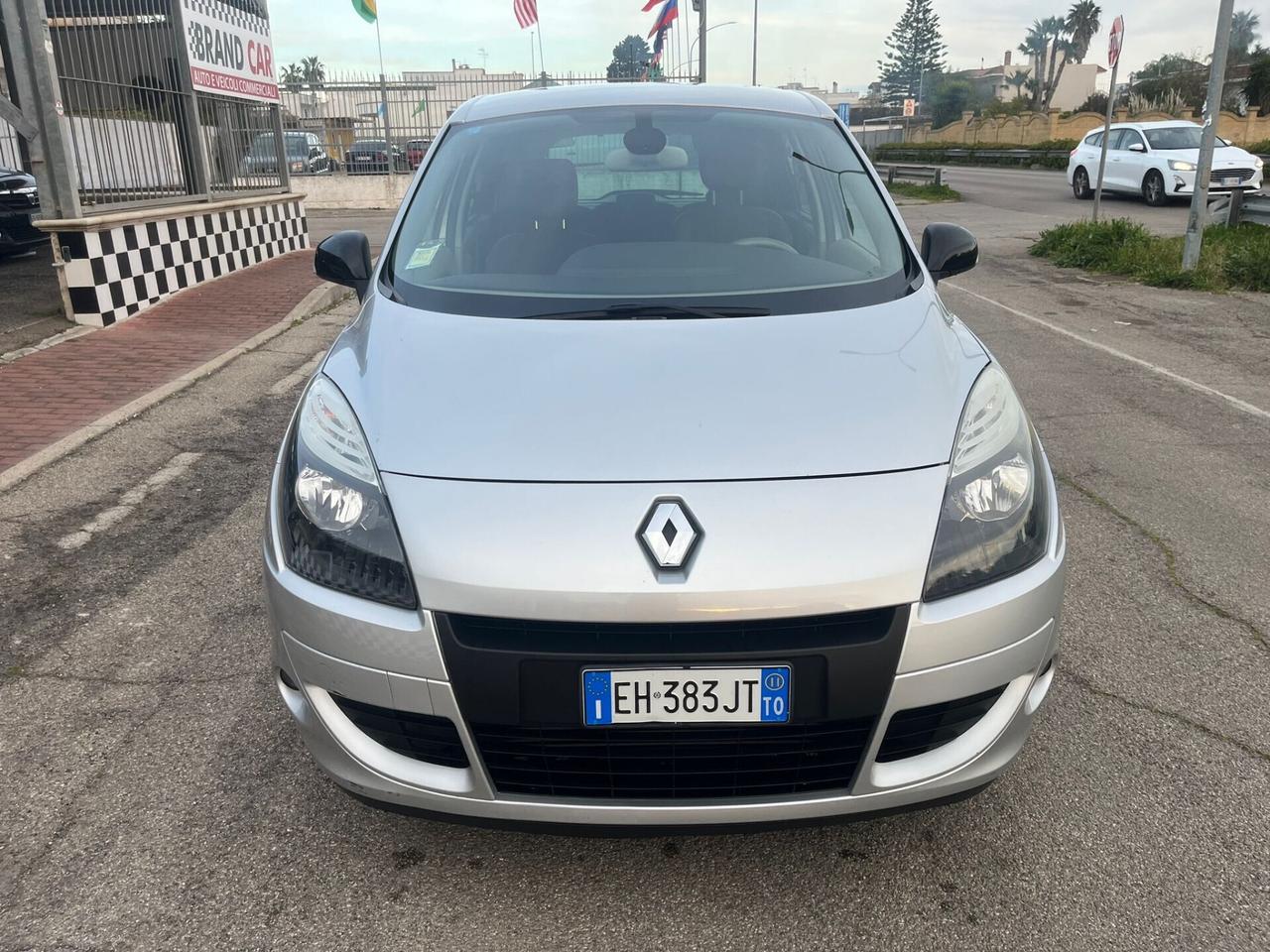 Renault Scenic Scénic X-Mod 1.5 dCi Luxe 2011