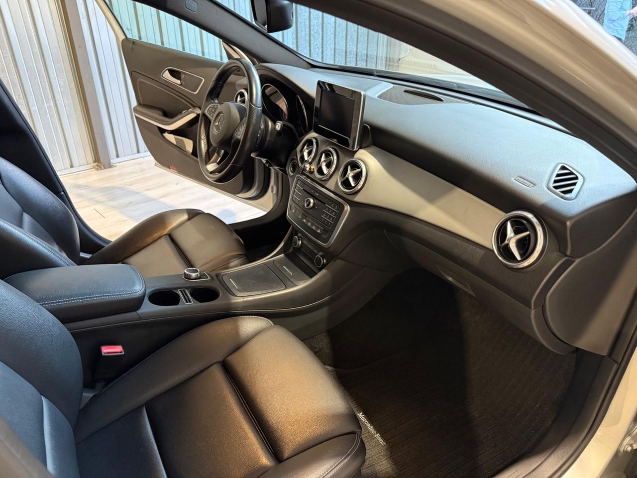 Mercedes-benz GLA 220 4MATIC PREMIUM