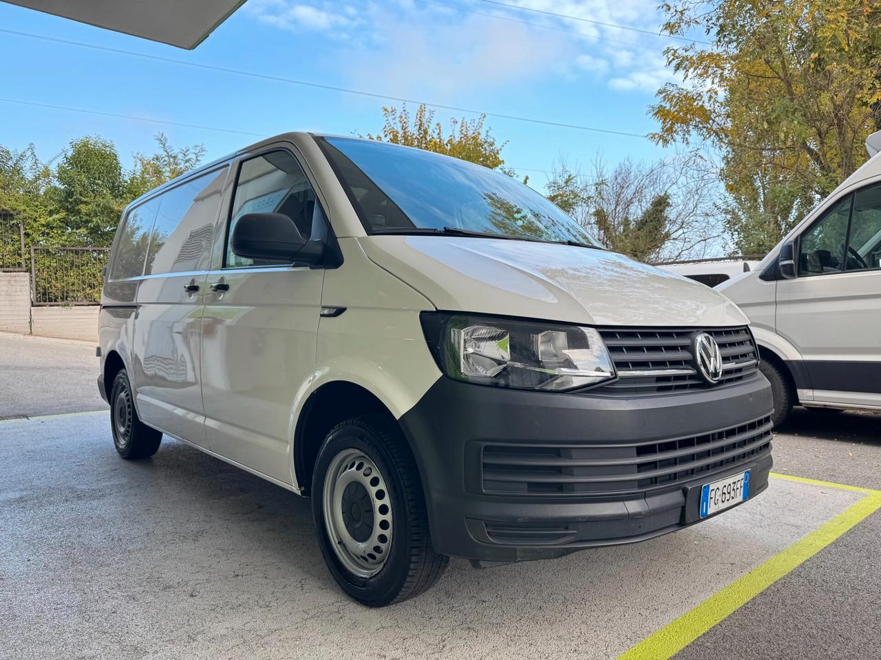 Volkswagen T6 Transporter 2.0TDI UNIPR GARANZIA24M