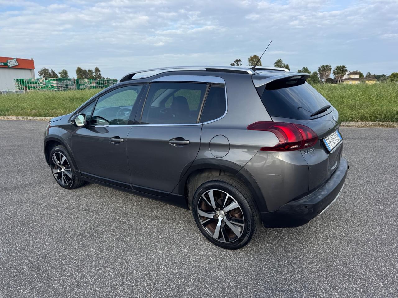 Peugeot 2008 BlueHDi 100 Black Matt