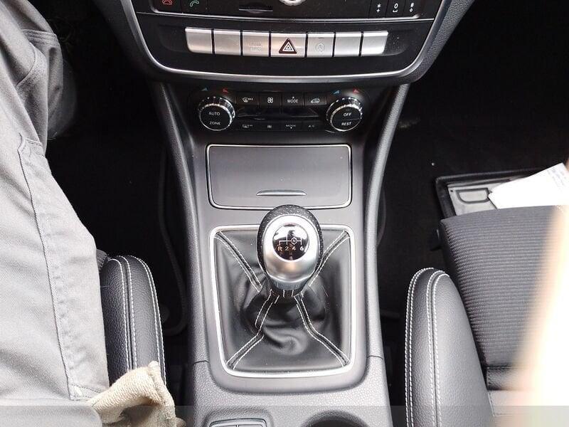 Mercedes-Benz GLA GLA-X156 2017 Benzina 180 Sport
