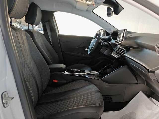 Peugeot 208 Hybrid 136 e-DCS6 Allure