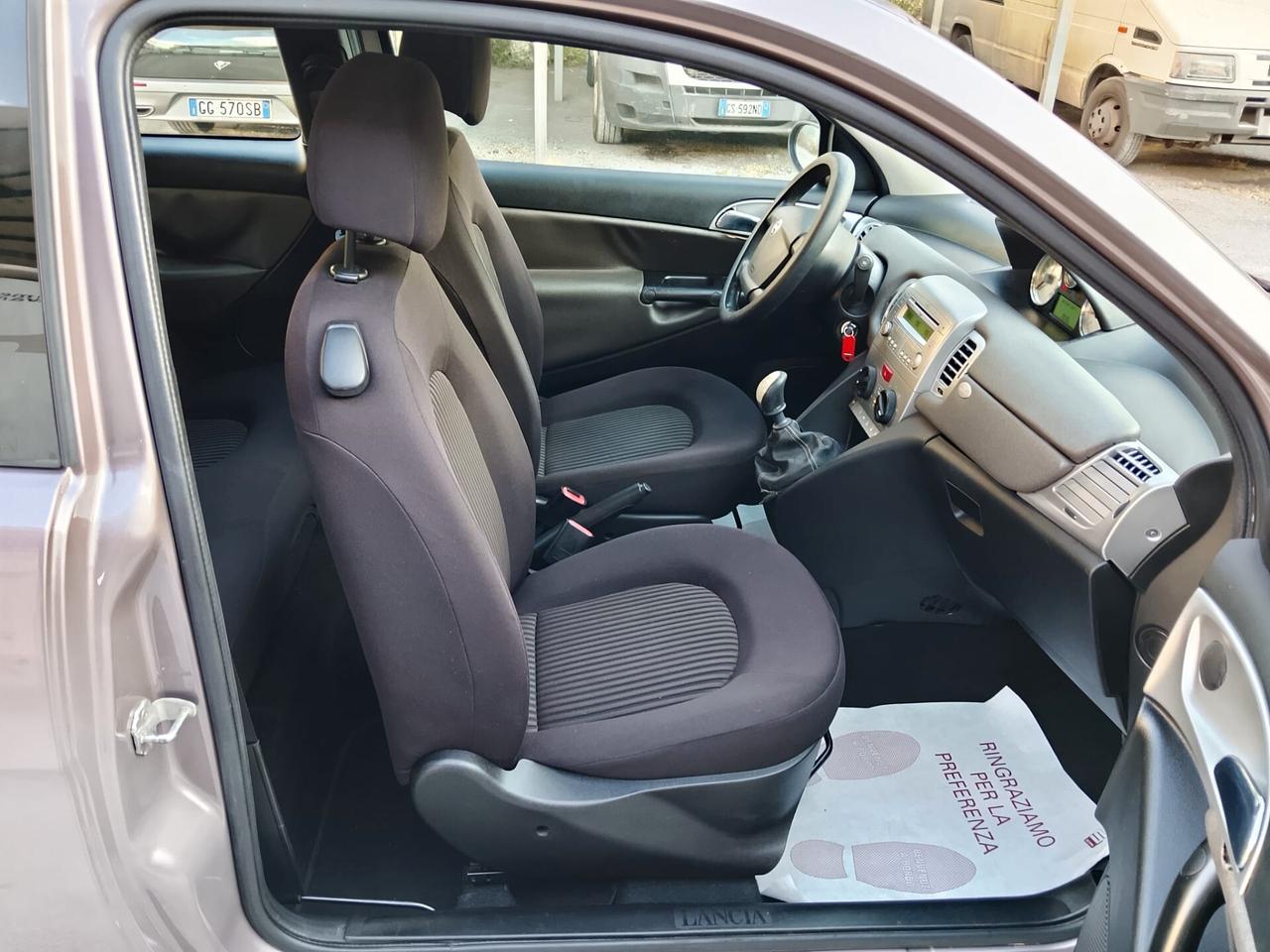 Lancia Ypsilon 1.2 Oro PARI AL NUOVO LEGGI