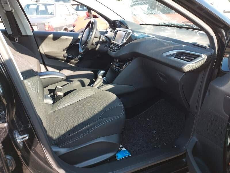 Peugeot 208 PureTech 82 5 porte Allure