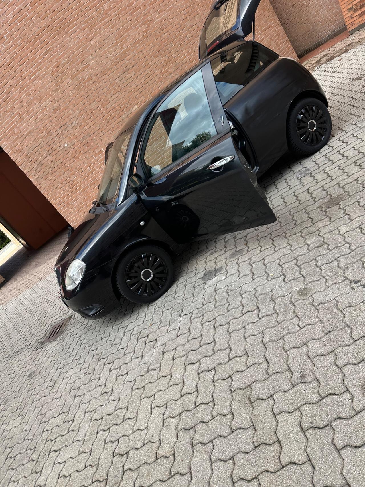 Lancia Ypsilon 1.2 Platino